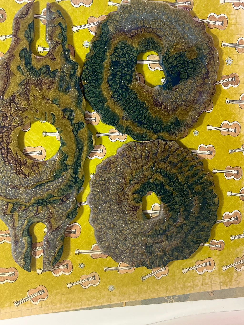 Handcrafted Crackle‑Effect Wine Rack Display Set