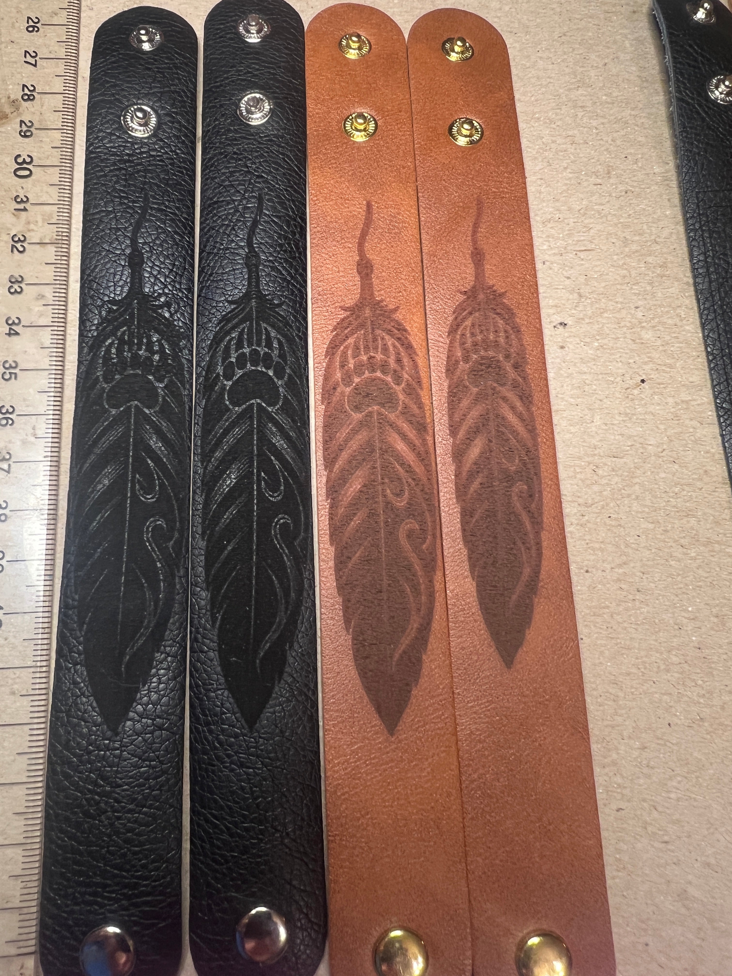 🐾 Product Description — 8" Leather Bracelet (Black & Brown)