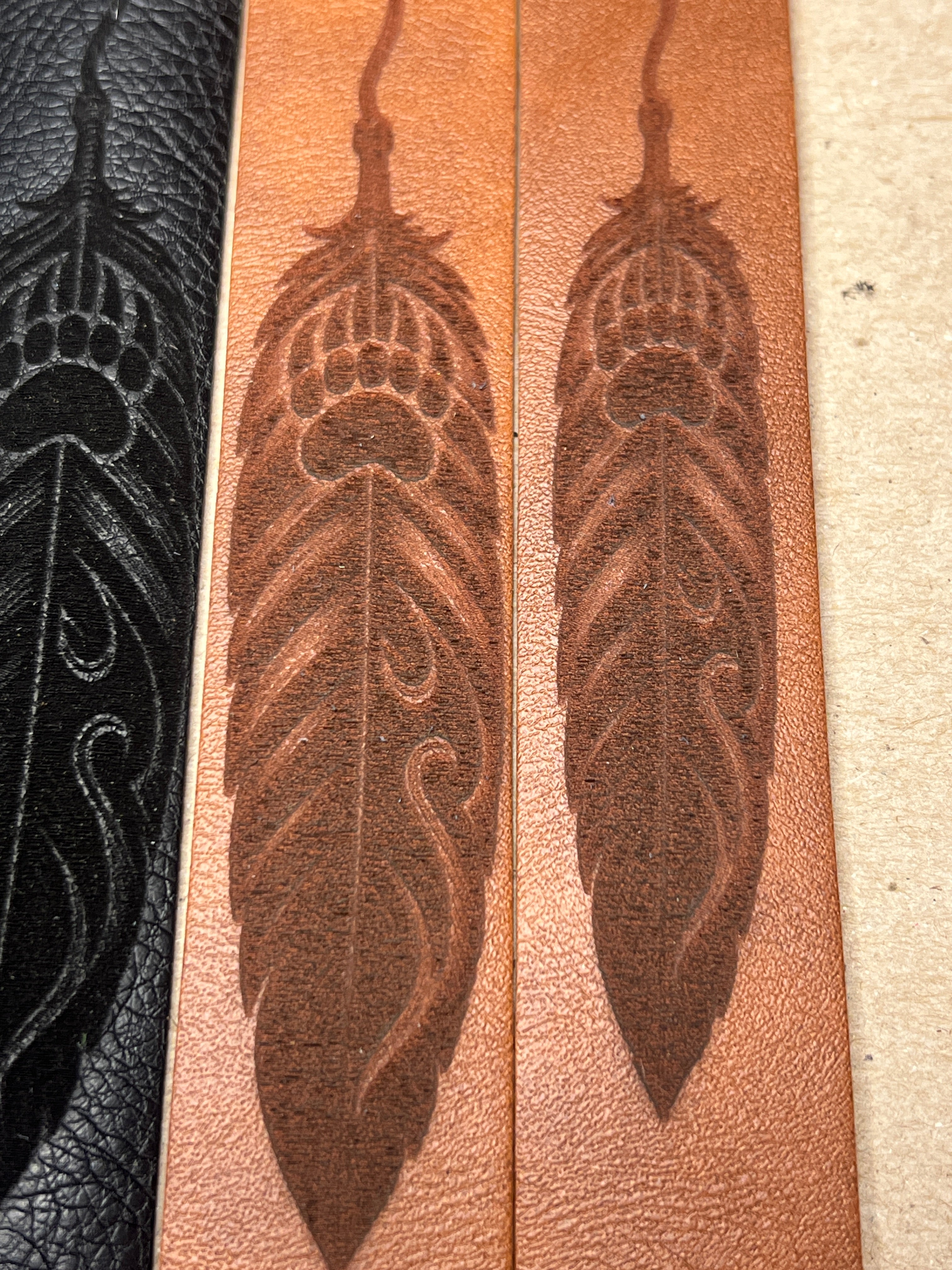 🐾 Product Description — 8" Leather Bracelet (Black & Brown)