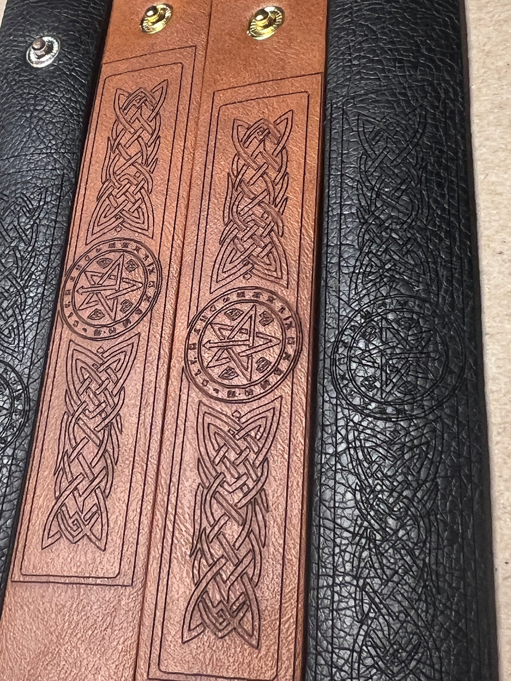 🐾 Celtic Rootbound Leather Band Bracelet