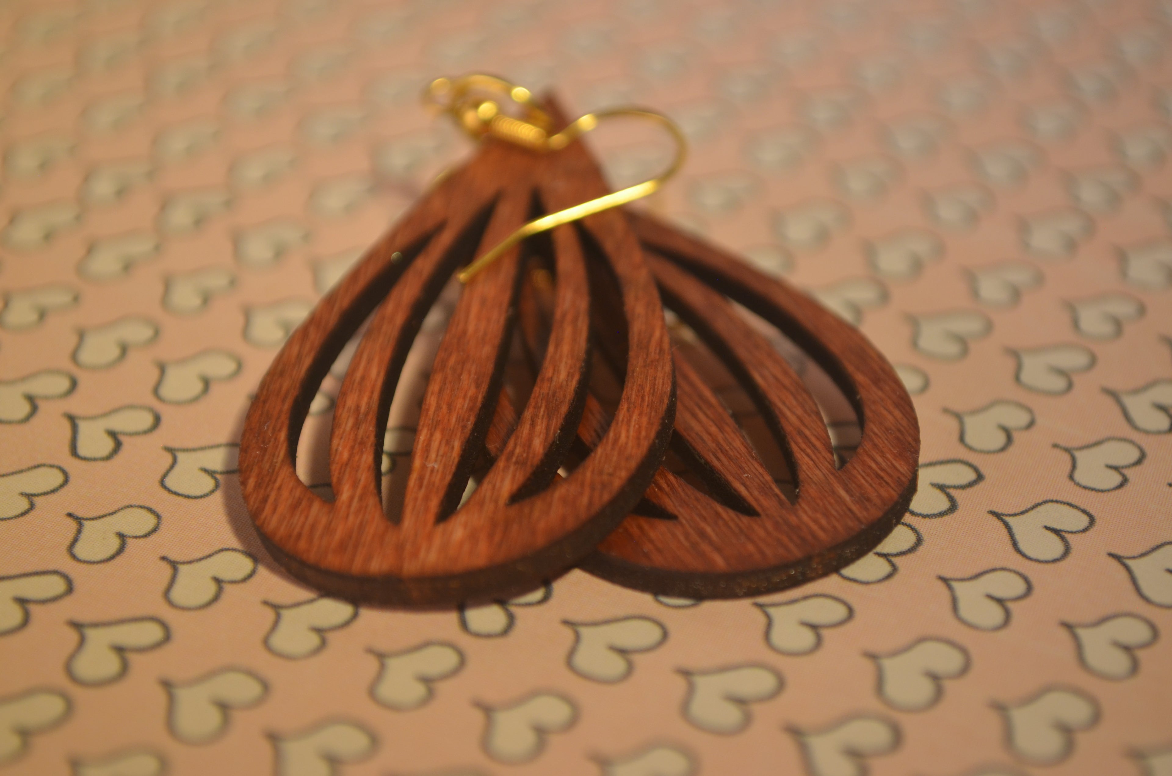 🐾🌲 Claw‑Made Laser‑Cut Earrings