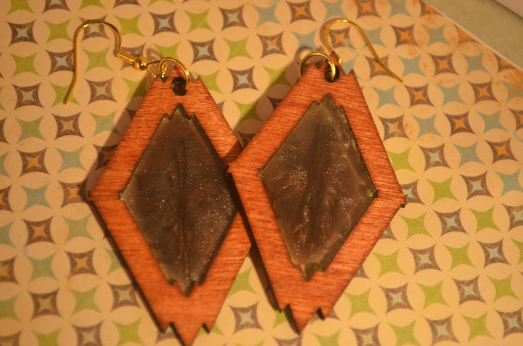 🔷✨ Steelshade Diamond Earrings — Carved Wood & Inlay