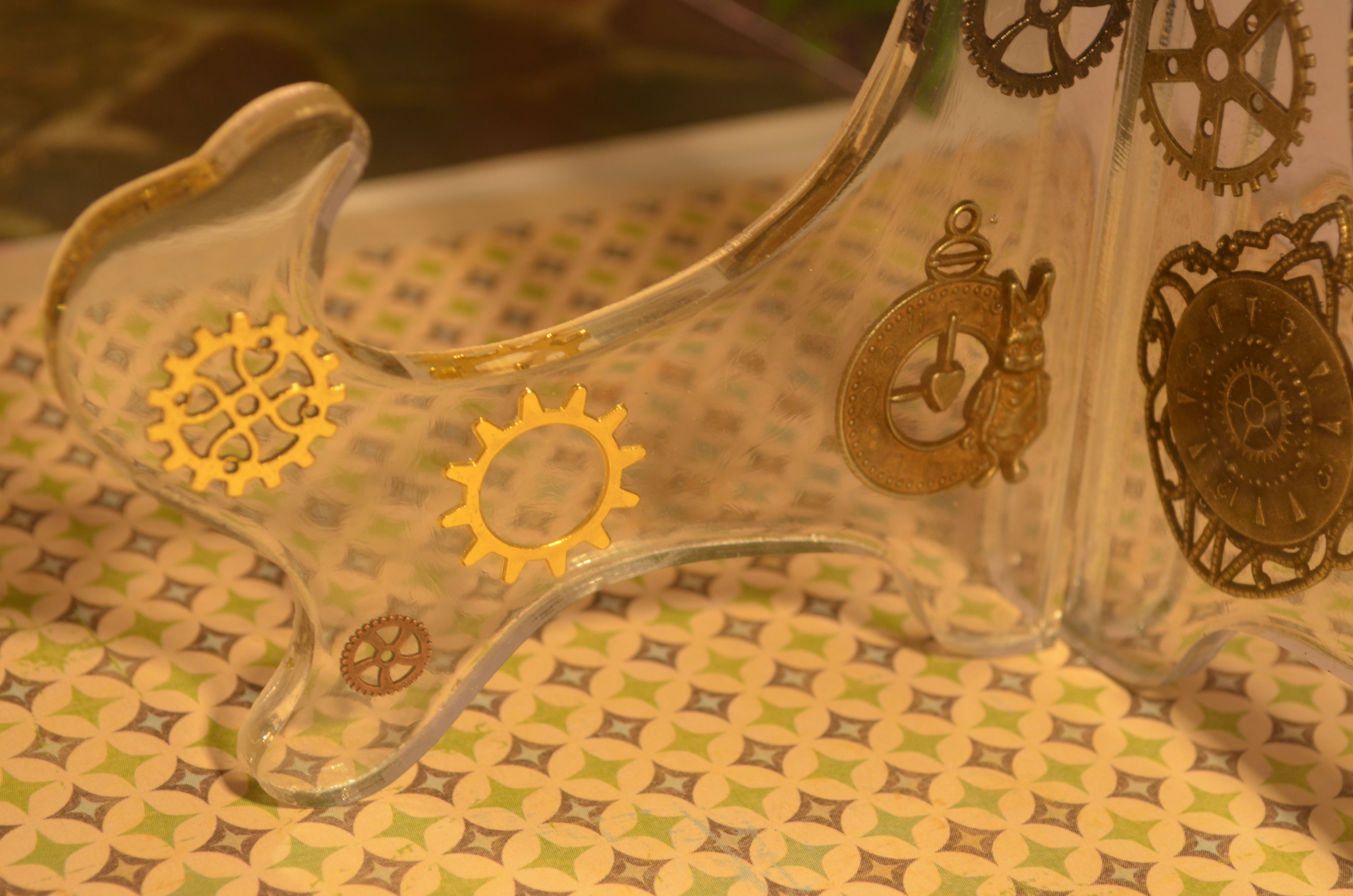 ⚙️🐾 Claw‑Punked Display Easel — 7"