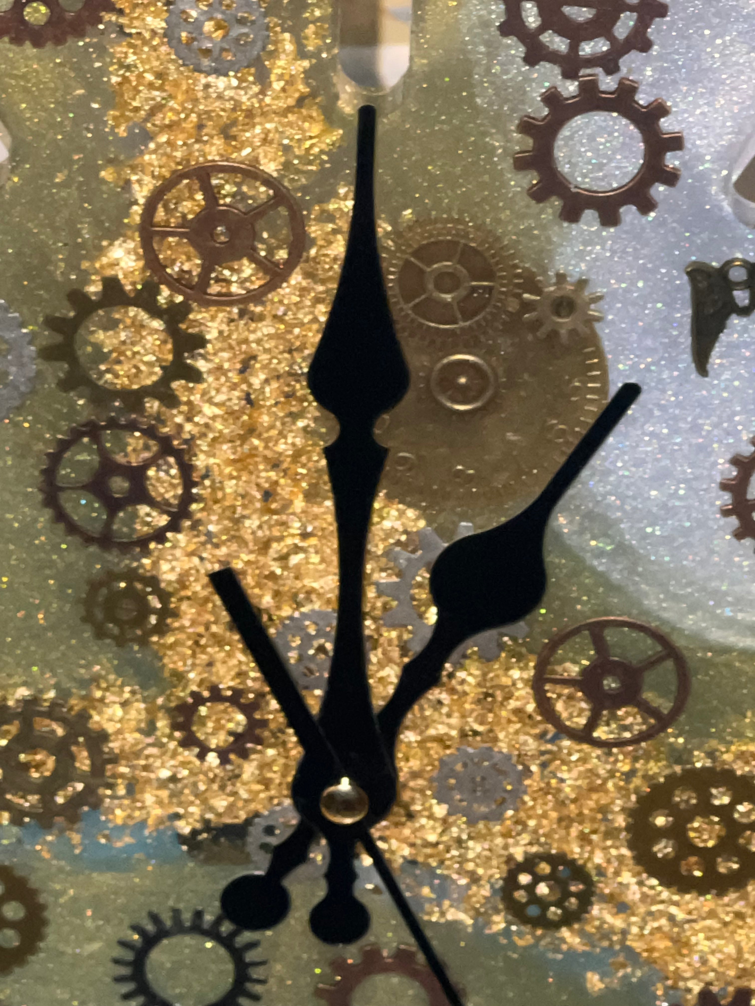 ⚙️✨Epoxy Gear Clock with Gold Vein